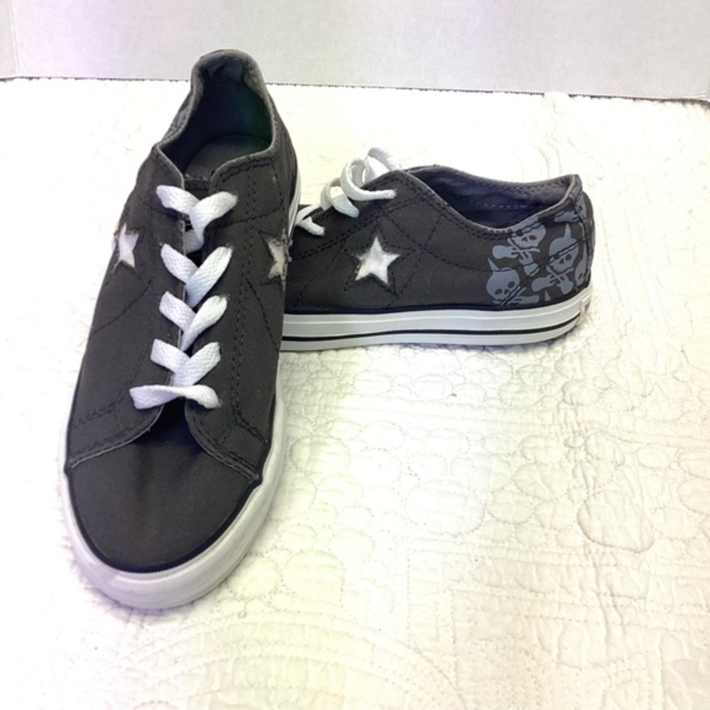 Converse One ⭐️ Star Skulls Guitars Canvas Shoes Junior US 3.5 Grey Worn once